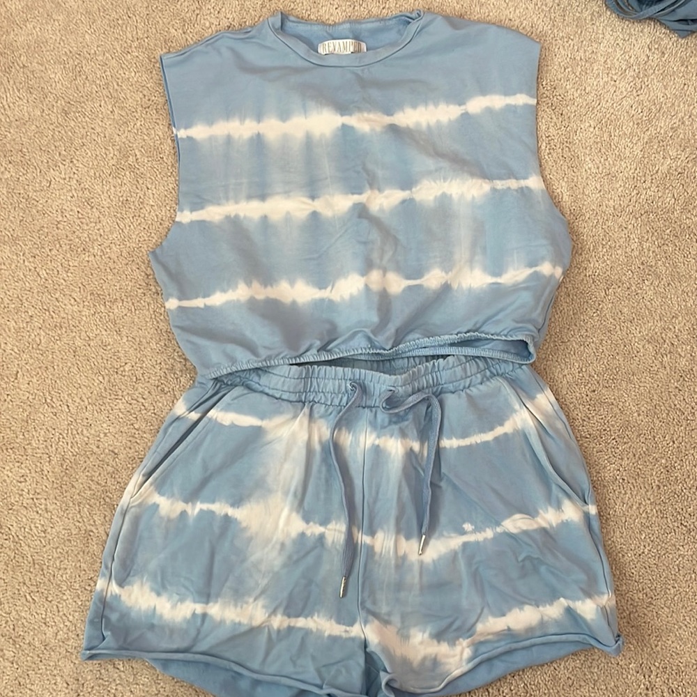 Two piece cloud set